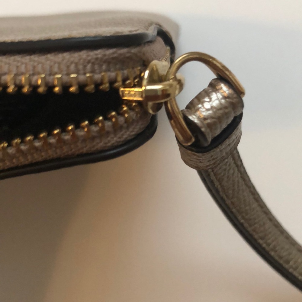 Coach Wristlet Pebble Leather - Picture 6 of 9